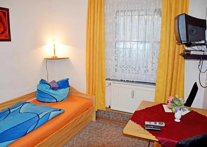 Ferienwohnung/ Ferienzimmer Asche ホームステイ